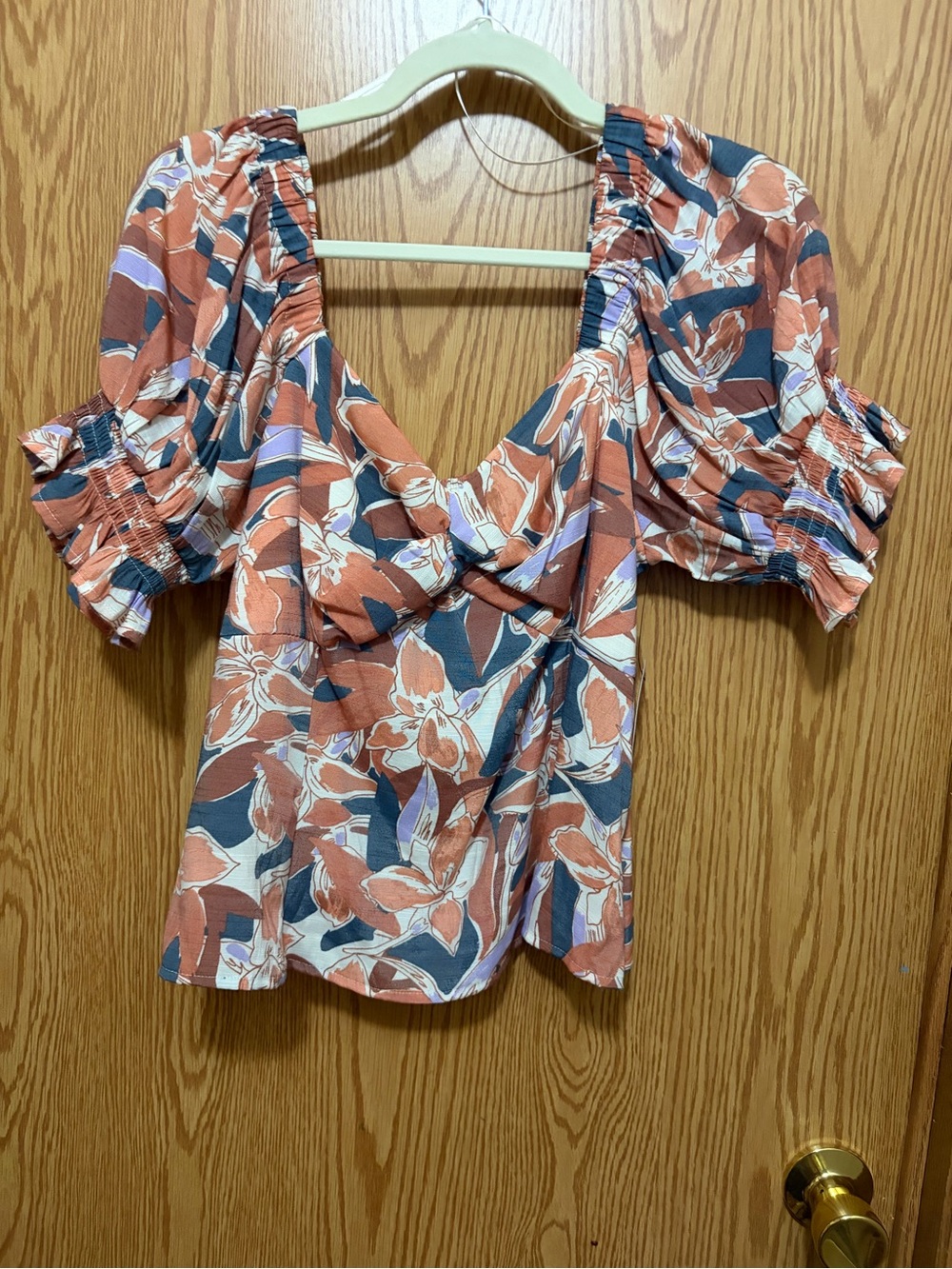 Nine West Floral V-Neck Puff Sleeve Top in Rust, Navy & Cream